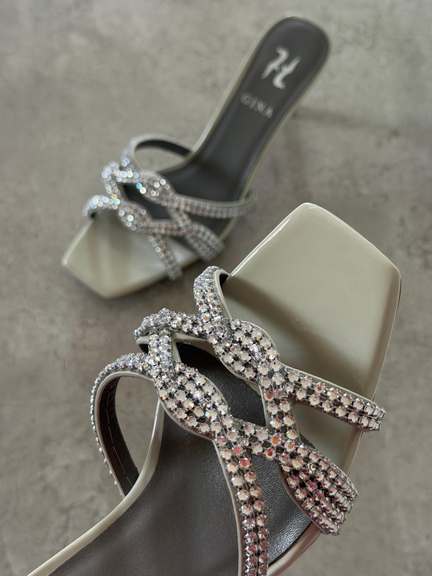 GINA TAYLOR Quartz Chic