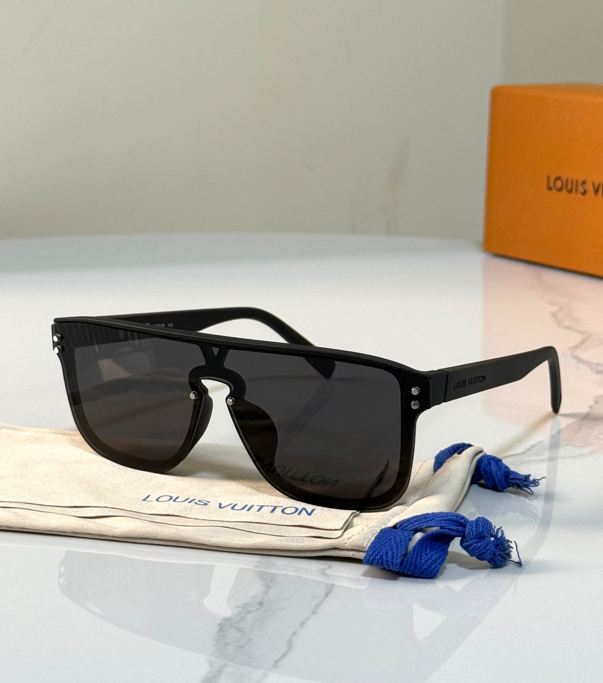 *LOUIS VUITTON sunglasses 
*Z1082e*
*Super Master Quality 💯
*New available*🗽