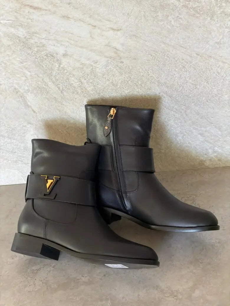 Louis Vuitton Midtown Flat Ankle Boots in Black Calf leather