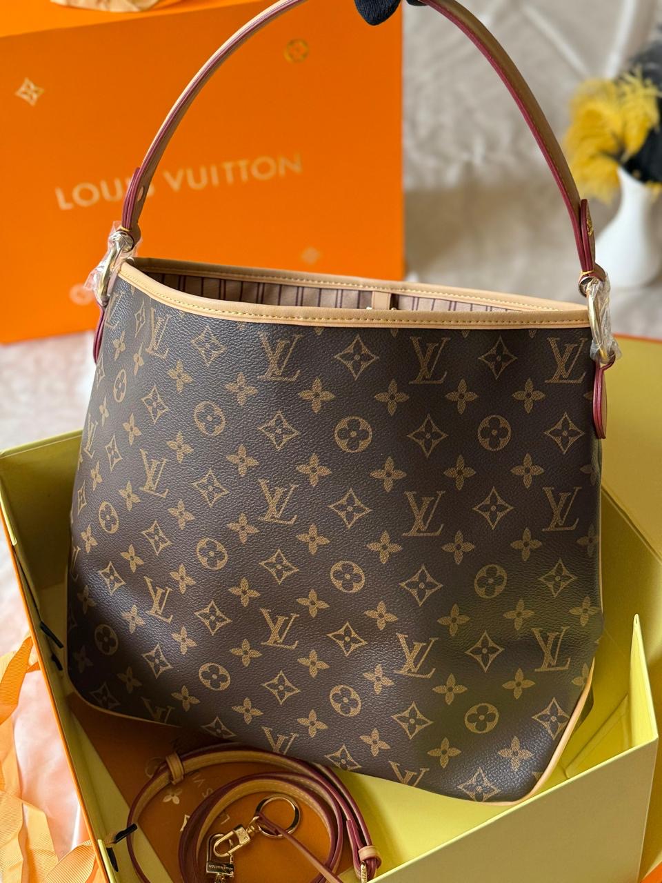 Lv bag tote