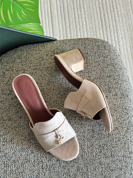 Loro Paina Sandals