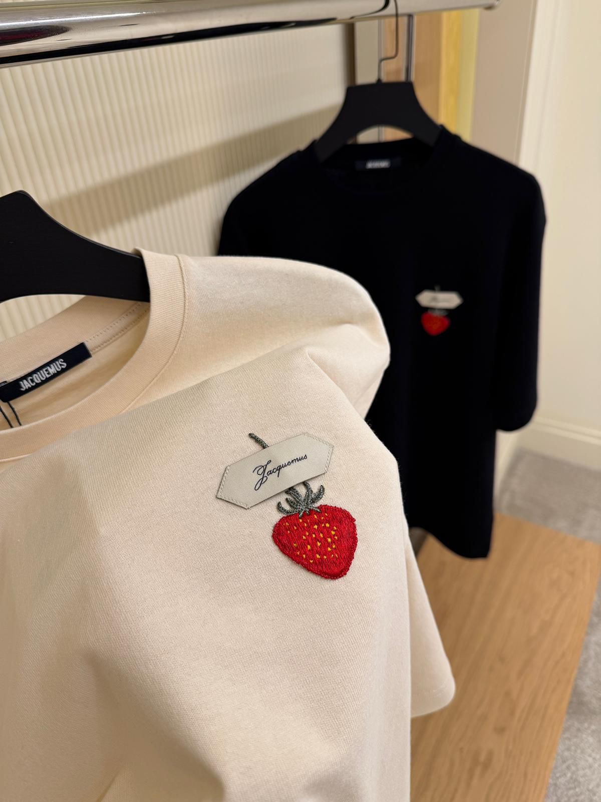 Jacquemus logo-tape strawberry-patch T-shirt