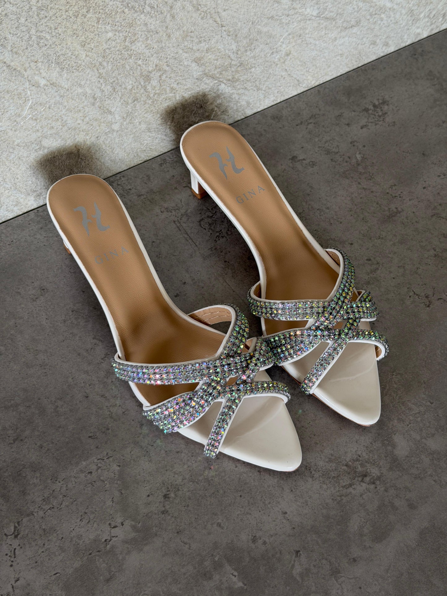GINA  TAYLOR Quartz Chic