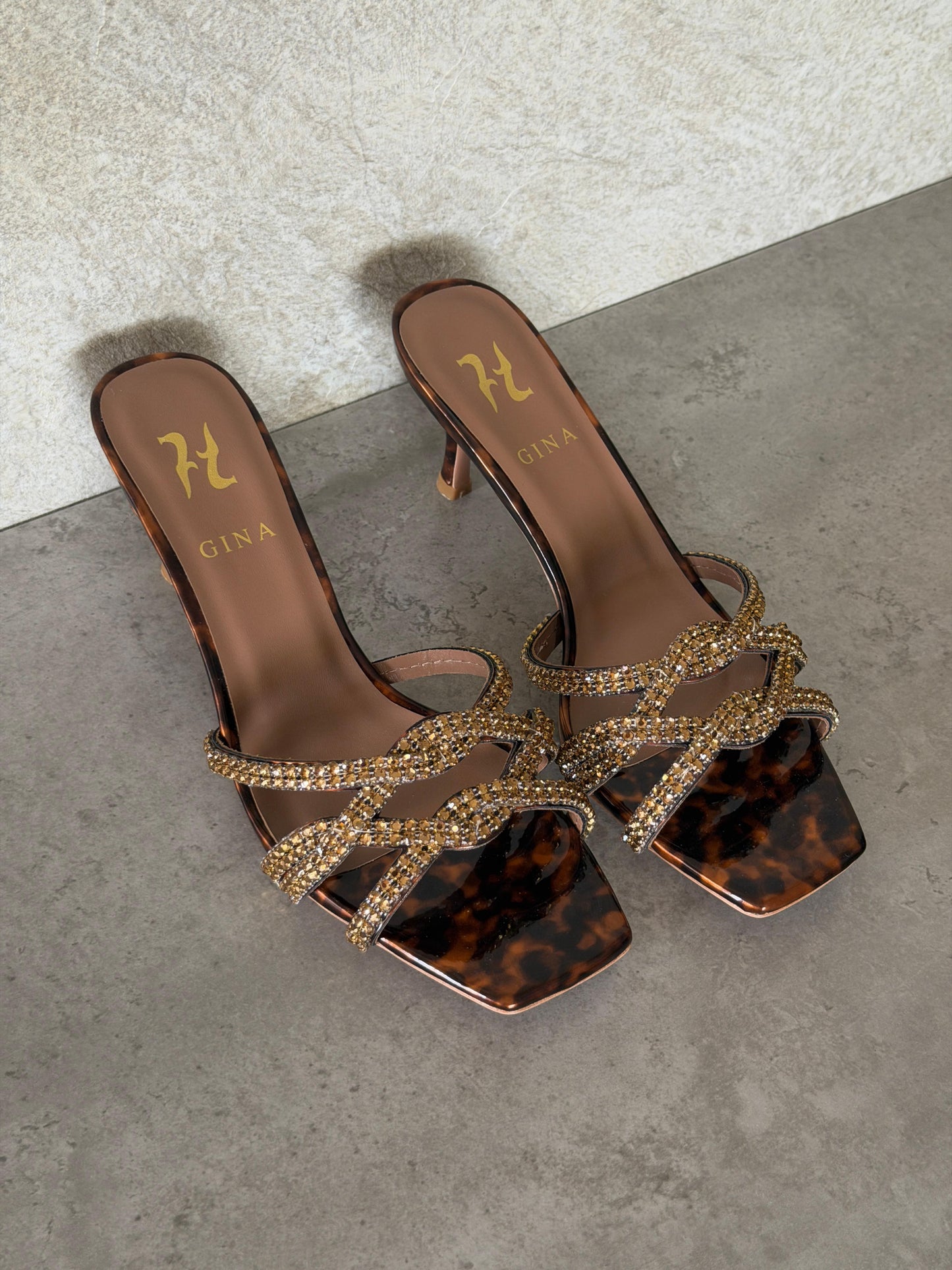 GINA  TAYLOR Quartz Chic