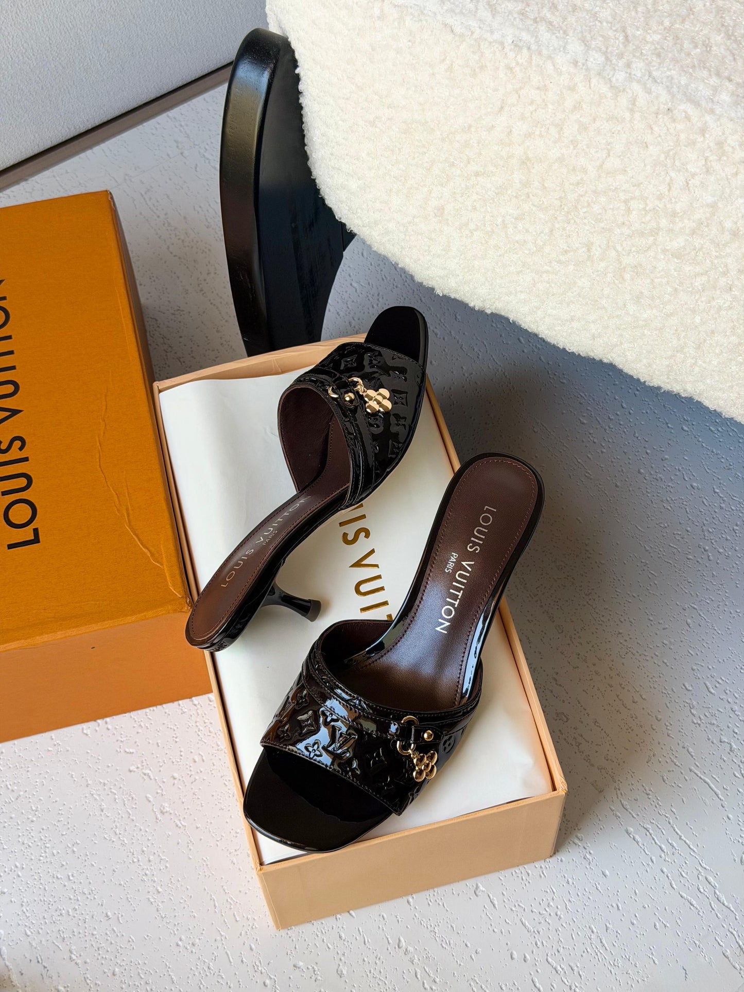 LV 6AM Mule