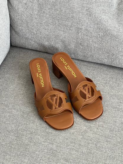 LV Isola Sandal