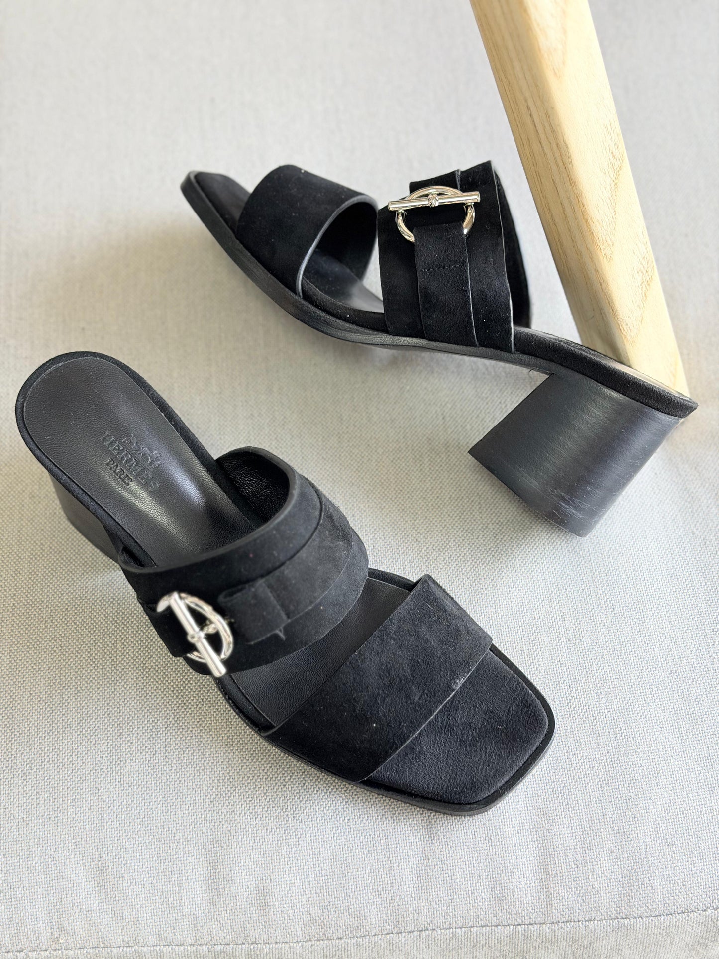 Hermes Kute 60 sandal suede