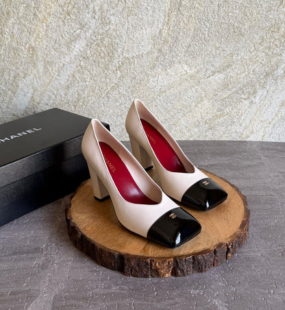 Chanel Pumps - Lambskin & patent calfskin