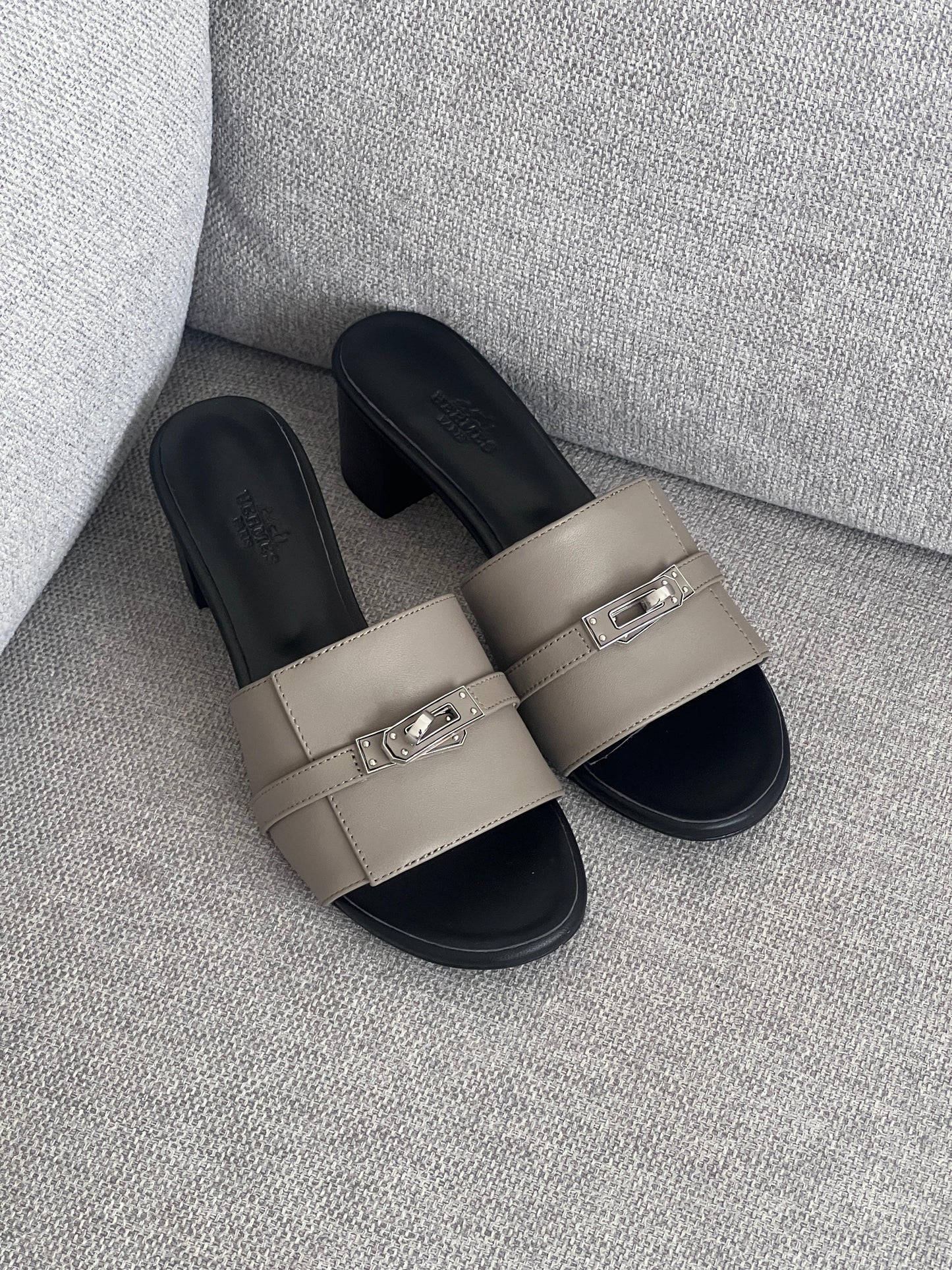 Hermes Giulia Sandals