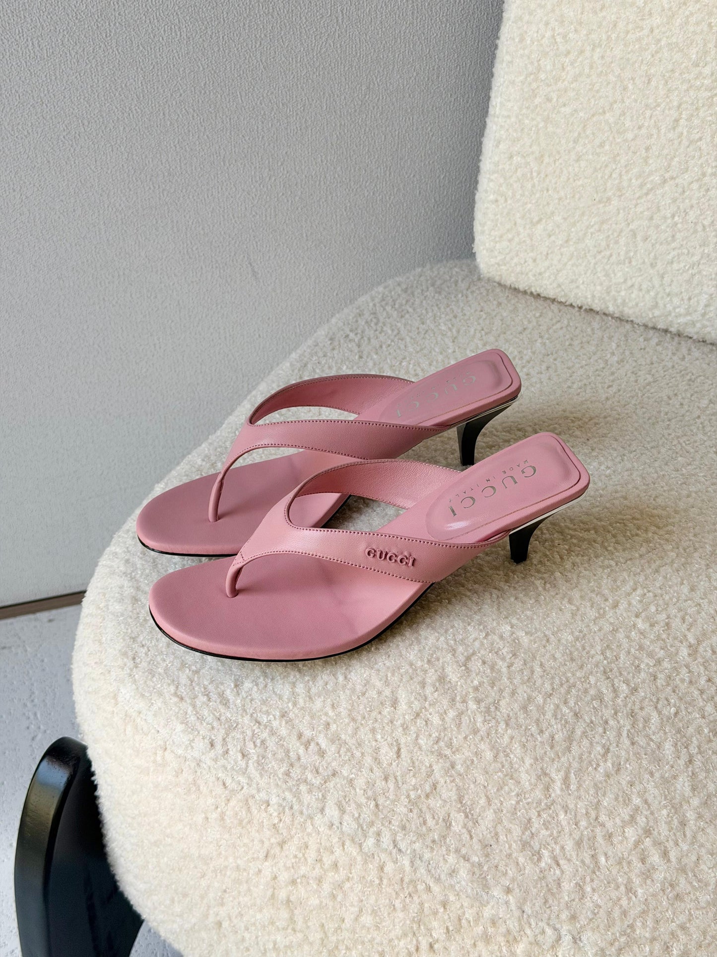 Gucci Vittoria thong sandals