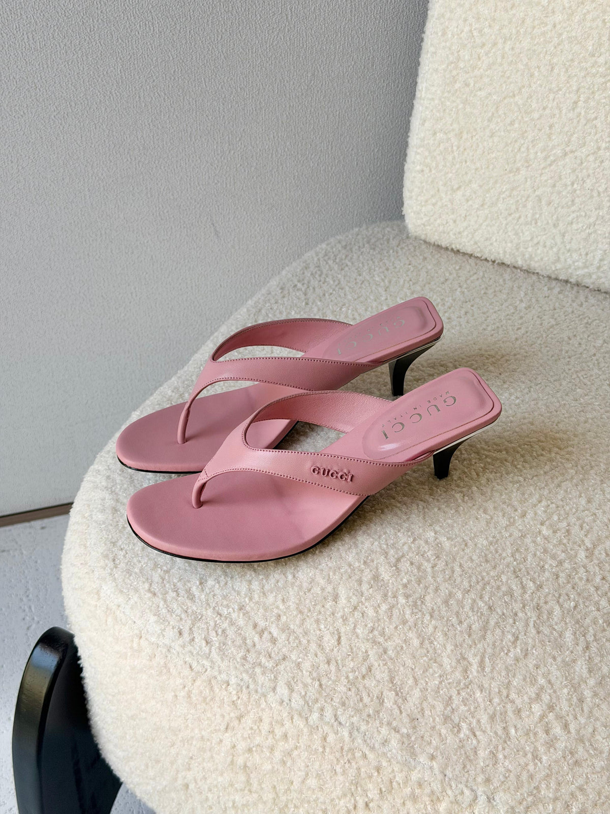 Gucci Vittoria thong sandals