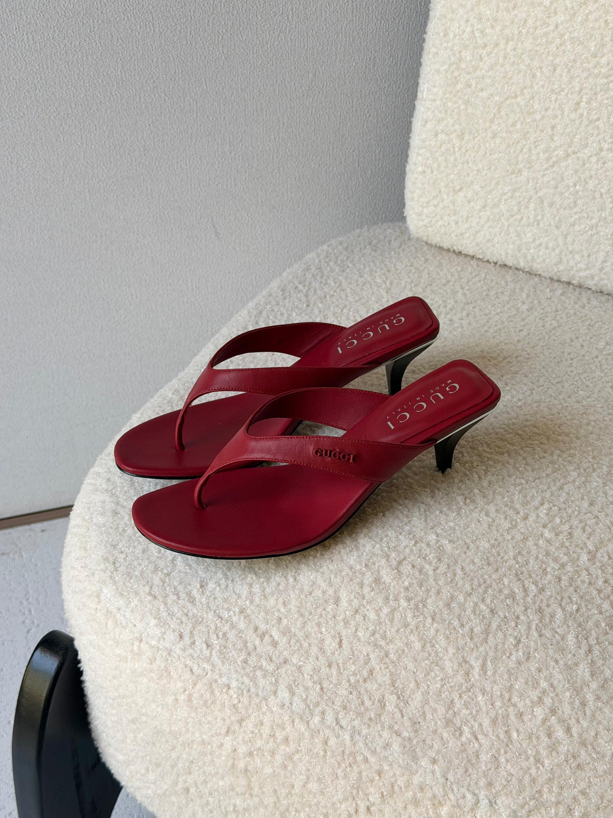 Gucci Vittoria thong sandals