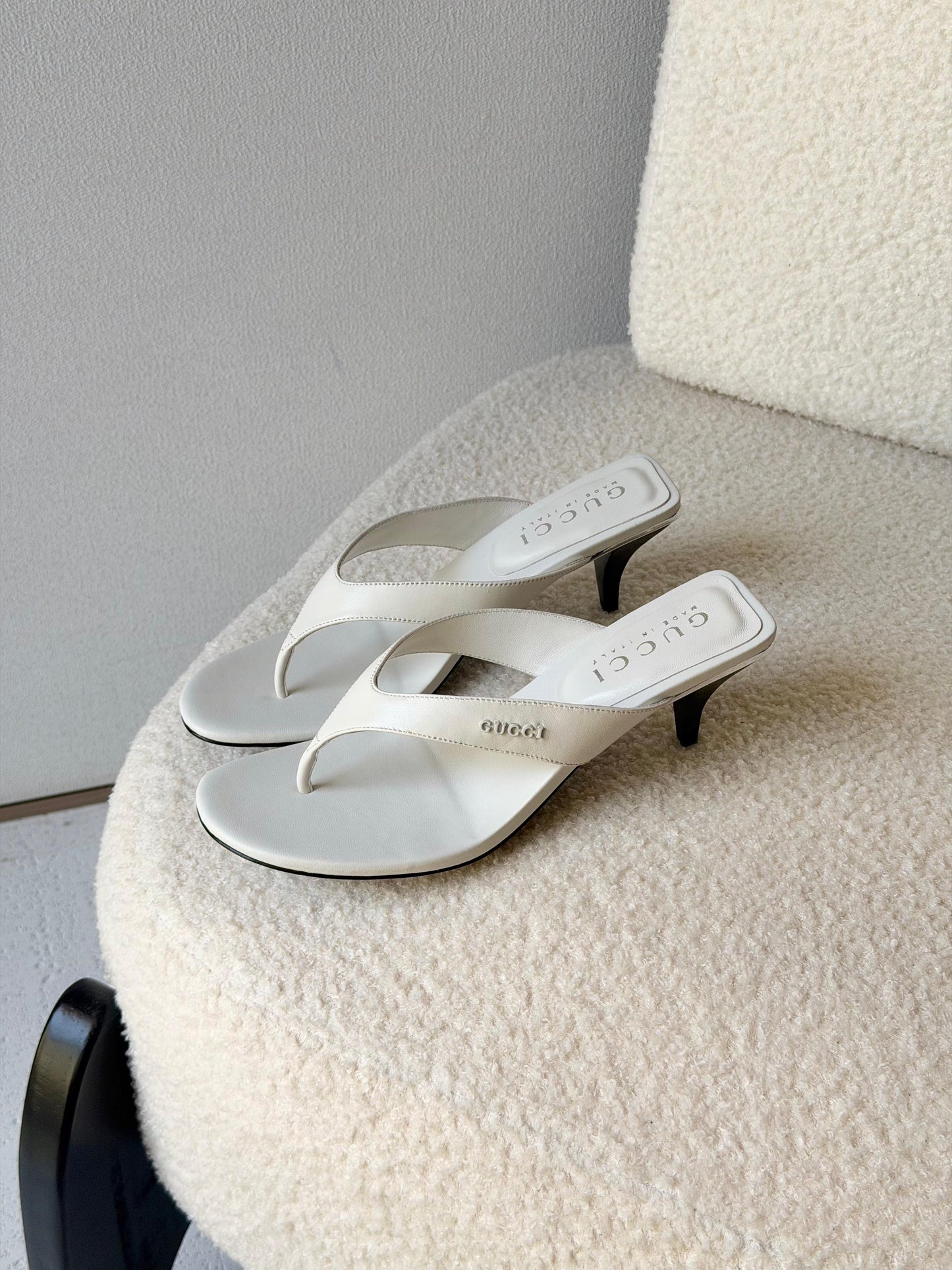 Gucci Vittoria thong sandals