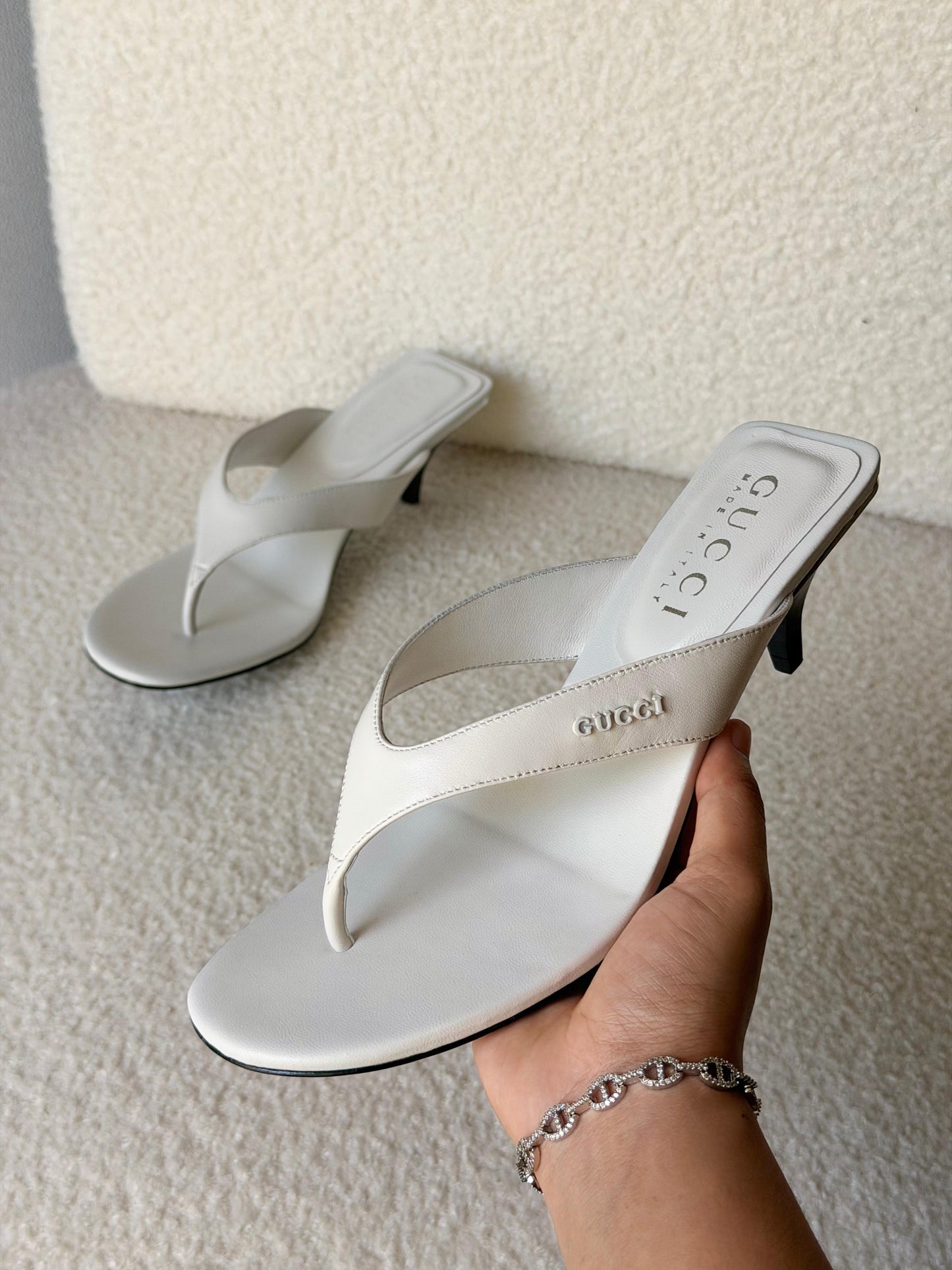 Gucci Vittoria thong sandals