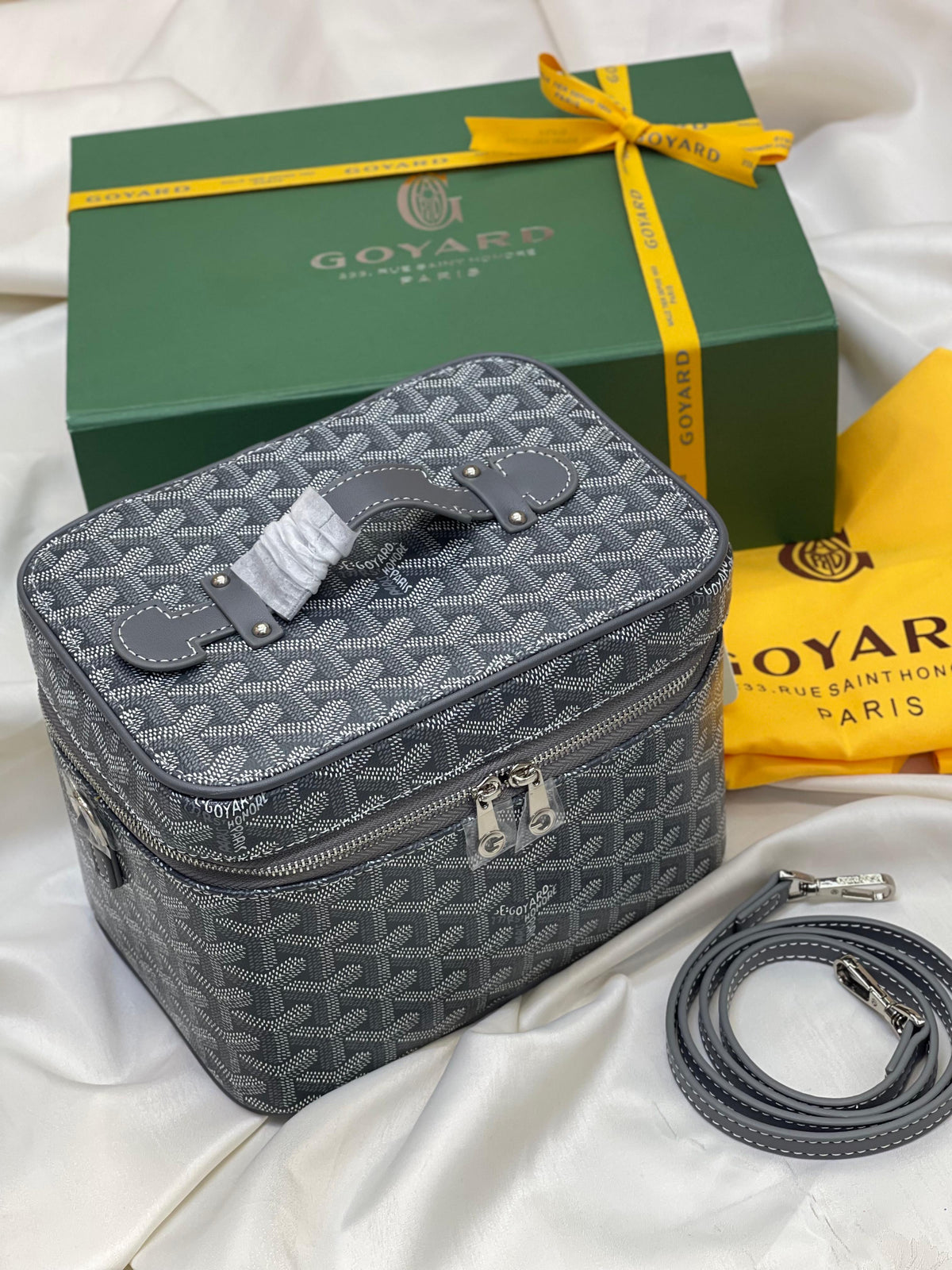Goyard bag - make up bag
