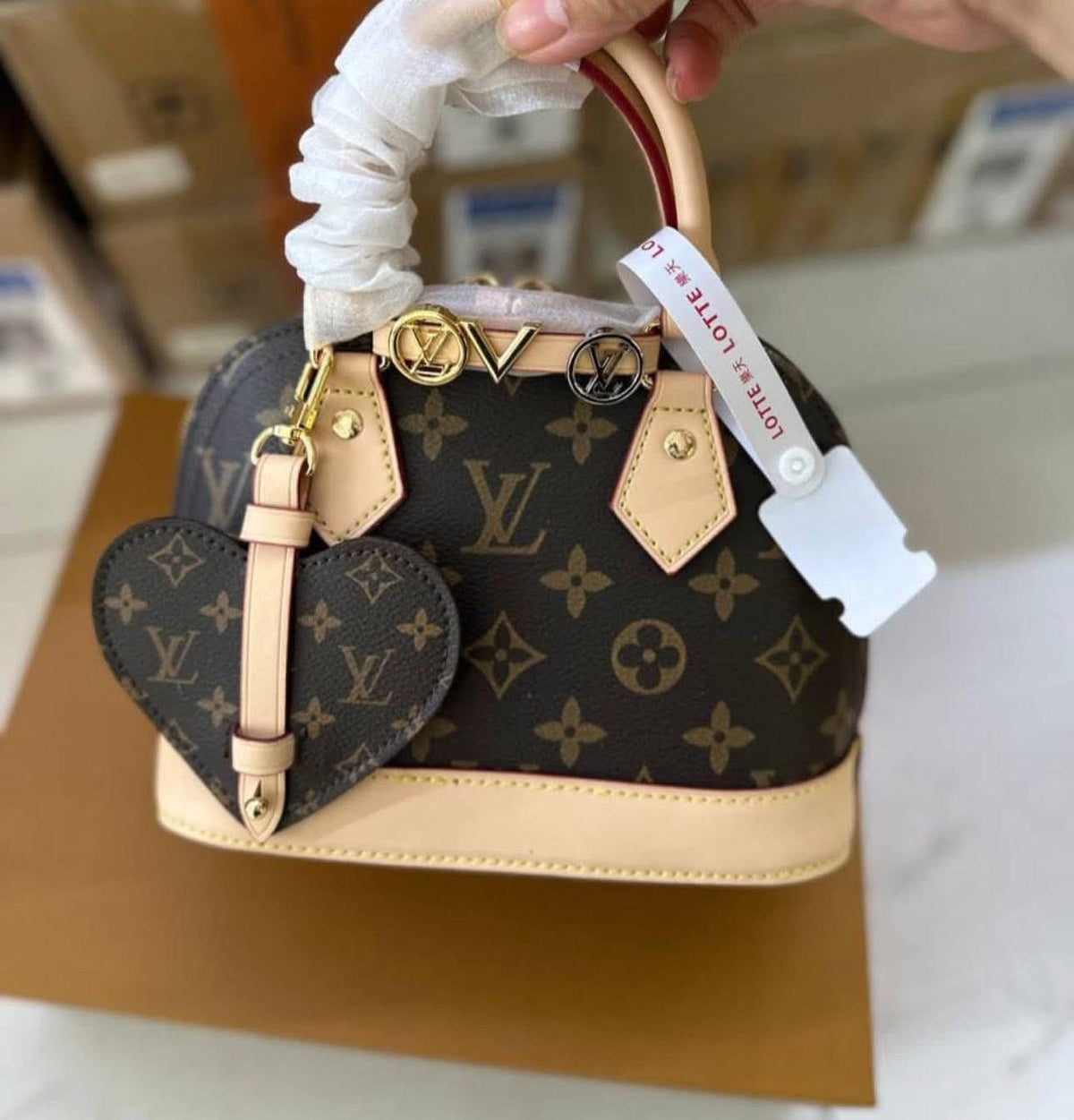 Lv bag alma