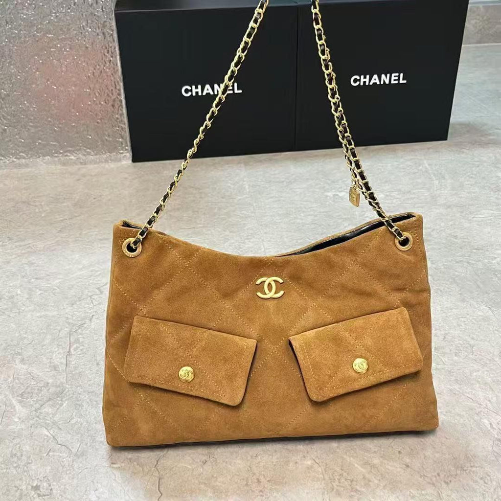 Chanel bag tote