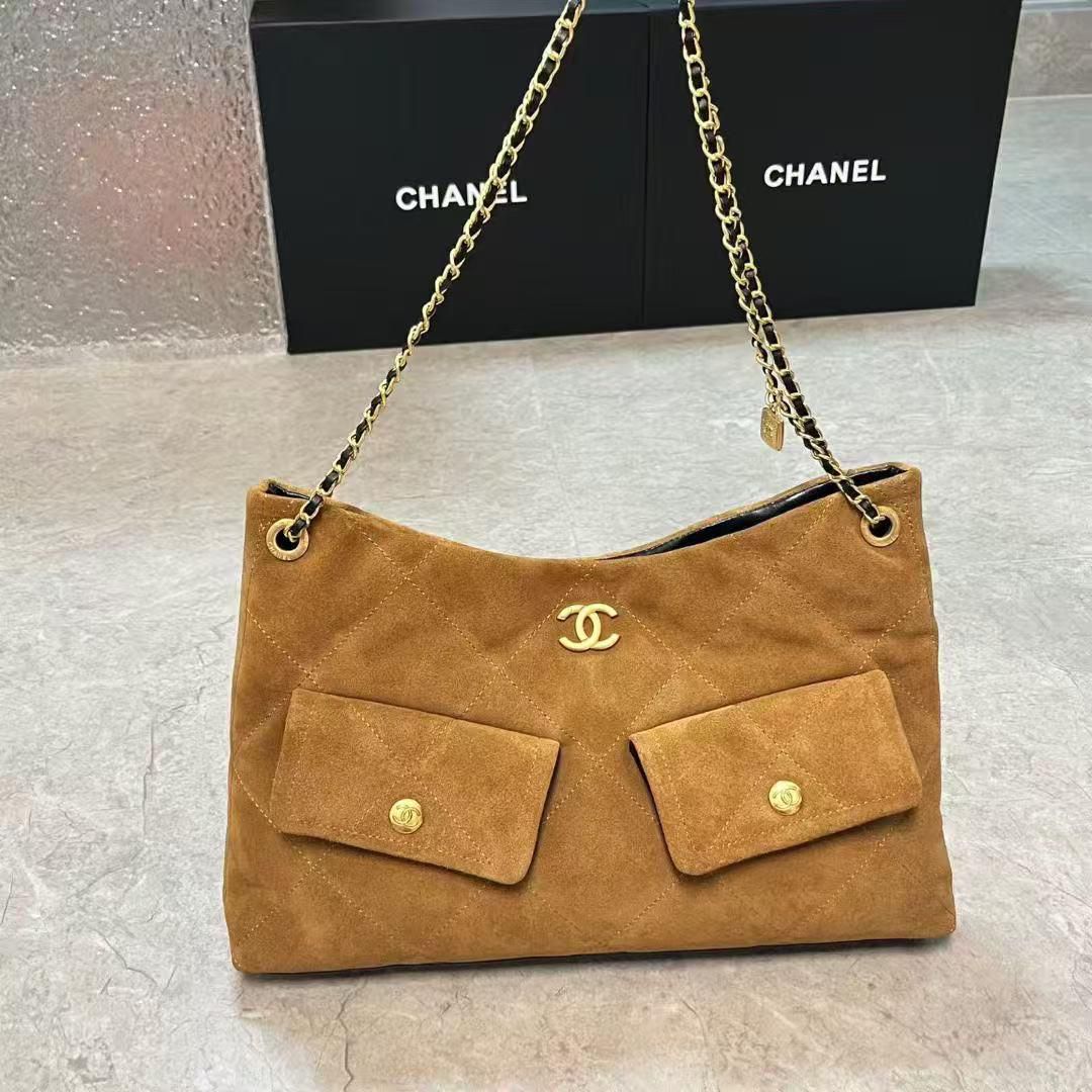 Chanel bag tote