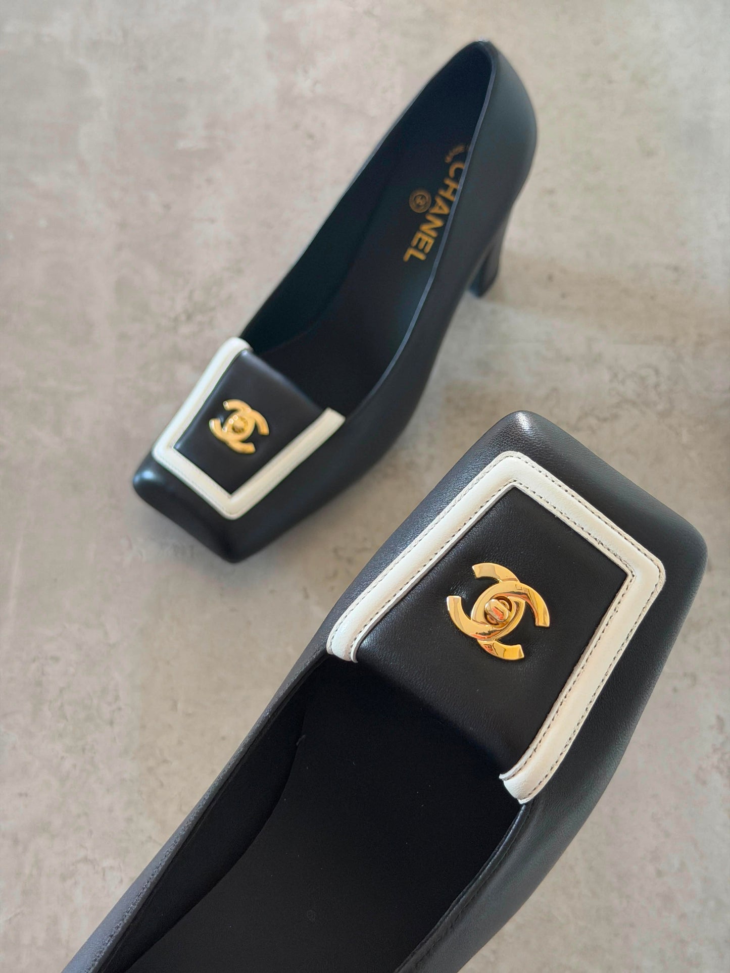 Chanel Pumps - calfskin