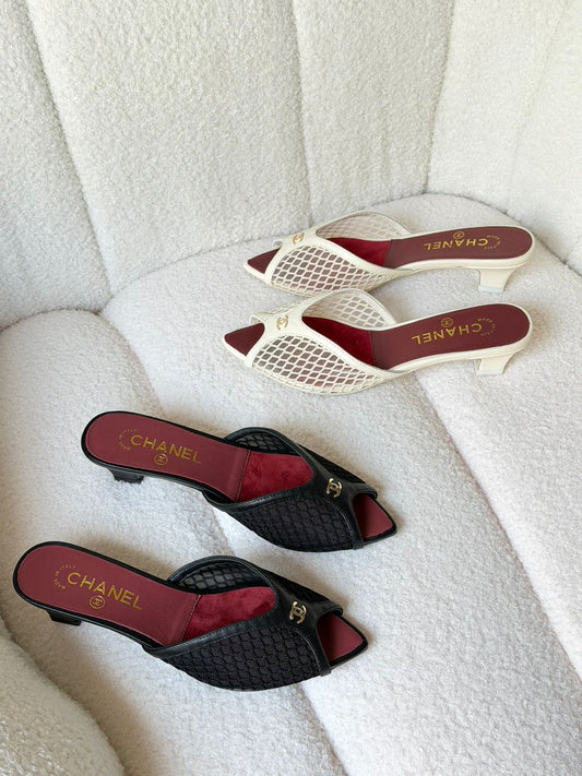 CHANEL Mules in Mixed Fibers Cotton & Lambskin