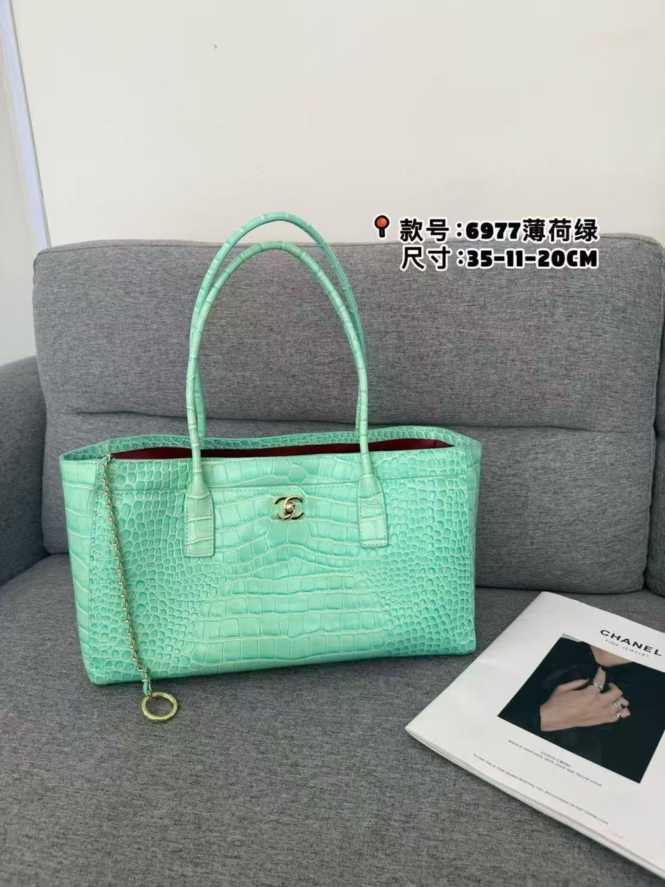 Chanel bag tote