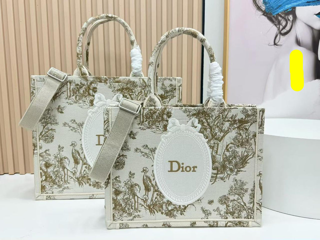 Dior bag tote “ medium - large