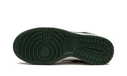 DUNK LOW WMNS "Gorge Green" Sneakers UAE