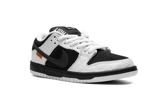SB DUNK LOW "TIGHTBOOTH" Skate Sneakers UAE