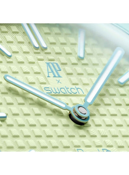 Audemars Piguet x Swatch
BLAUE ACHT The Royal Pop Collection
Lime Green & Blue Bioceramic Pocket Watch · Lépine