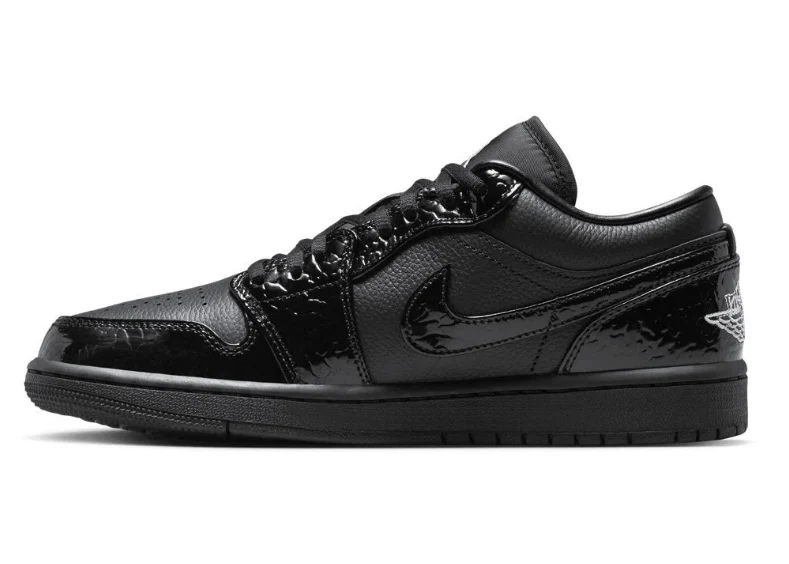 Air Jordan 1 Low SE "Black" Sneakers UAE