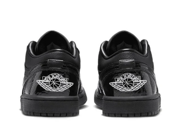 Air Jordan 1 Low SE "Black" Sneakers UAE